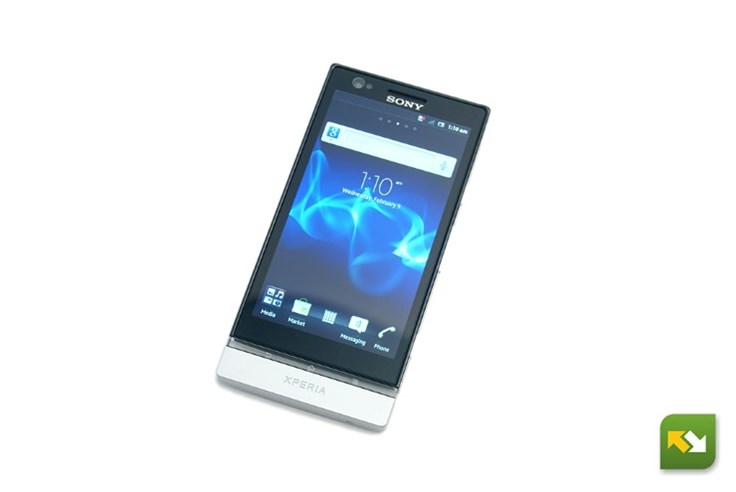 Sony_Xperia_P_zaslon_logo (1).jpg